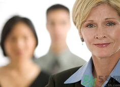 女人絕經后會老的很快嗎？女人絕經后吃什么延緩衰老？