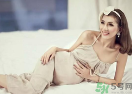 先兆流產(chǎn)是什么原因引起的？ 先兆流產(chǎn)的癥狀有哪些？