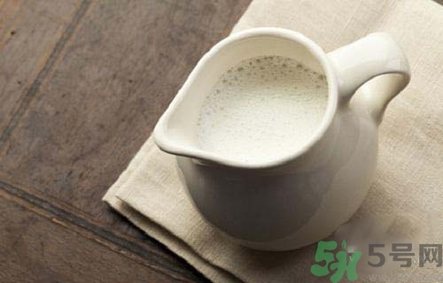 帶狀皰疹可以喝牛奶嗎？帶狀皰疹喝牛奶好不好？