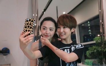 女生去健身房怎么穿衣服？女生去健身房穿什么鞋？