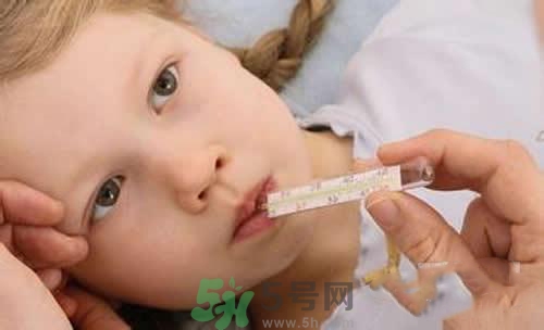寶寶發(fā)燒多久量一次體溫？寶寶發(fā)燒怎么量體溫？