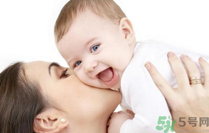 魚肝油可以和奶粉一起吃嗎？魚肝油怎么給寶寶吃？