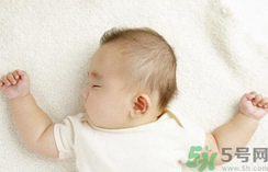 寶寶頭睡扁了怎么辦？寶寶頭睡扁了怎么糾正？