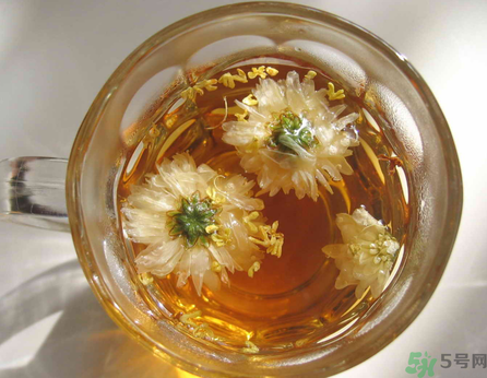 羅漢果可以和菊花一起泡水喝嗎？羅漢果菊花茶的做法及營(yíng)養(yǎng)價(jià)值