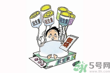 感冒發(fā)燒可以服用抗生素嗎？常見(jiàn)的抗生素有哪些？