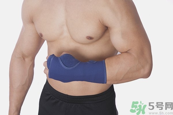 練腹肌能吃宵夜嗎?練腹肌的時(shí)候吃宵夜會(huì)怎么樣 練腹肌能吃宵夜嗎?練腹肌的時(shí)候吃宵夜會(huì)怎么樣