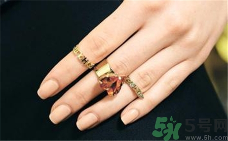 戒指無法取下怎么辦?如何巧取戒指 戒指無法取下怎么辦?如何巧取戒指