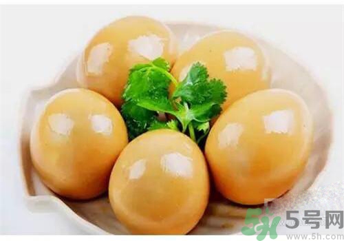 眼睛干澀吃什么好？眼睛疲勞吃什么好？