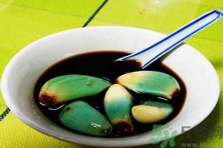 醋泡大蒜可以治療灰指甲嗎？醋泡大蒜怎樣治療灰指甲？