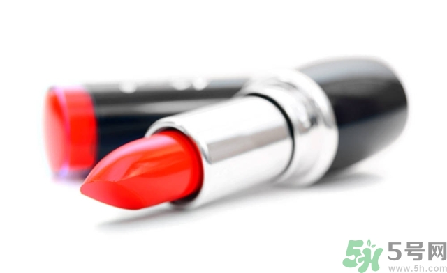 皮膚黑涂什么顏色口紅好看？皮膚白涂什么顏色的口紅？