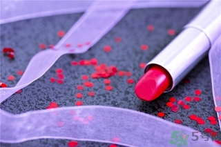 口紅掉色正常嗎？口紅掉色好還是不掉色好？