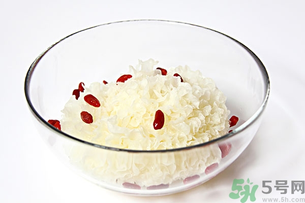 吃銀耳會發(fā)胖嗎?銀耳的熱量是多少 吃銀耳會發(fā)胖嗎?銀耳的熱量是多少