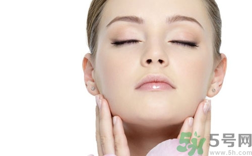 秋季皮膚起皮怎么回事？秋季皮膚護理小常識