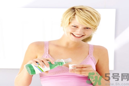 口腔潰瘍可以用漱口水嗎？口腔潰瘍能不能用漱口水？