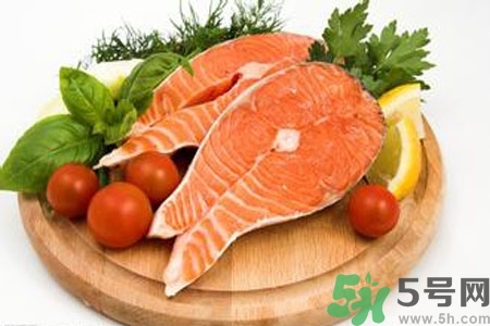 過敏性鼻炎可以吃魚嗎？過敏性鼻炎能不能吃魚？