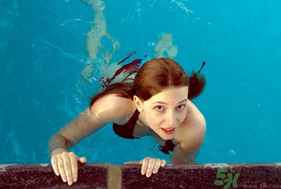 有宮頸炎可以去游泳嗎？宮頸炎患者游泳的危害