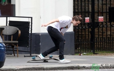 玩滑板小腿會變粗嗎？玩滑板可以瘦腿嗎?