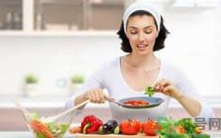 胃穿孔怎么治療？胃穿孔手術(shù)后吃什么？