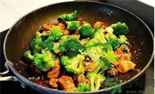 香酥蜜汁芝麻雞怎么做?香酥蜜汁芝麻雞做法? 香酥蜜汁芝麻雞怎么做?香酥蜜汁芝麻雞做法?