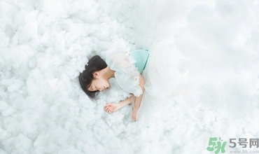 11歲女孩胸部發(fā)育正常嗎？11歲女生的標(biāo)準(zhǔn)胸圍是多少？