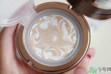 age20s粉底好還是赫拉氣墊好？