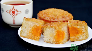 月餅吃多了會(huì)怎么樣？哪些人不宜吃月餅？