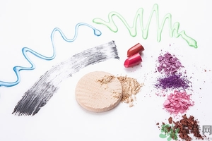 bb霜弄衣服上怎么洗？bb霜弄到白色衣服上怎么辦？