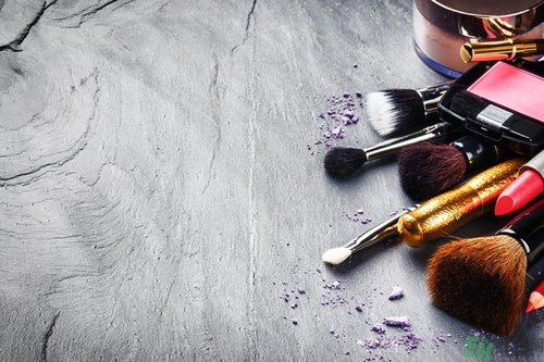 眼線(xiàn)筆和眼線(xiàn)液哪個(gè)好用？眼線(xiàn)筆和眼線(xiàn)膠筆有什么區(qū)別？