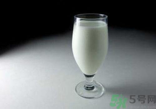 晚上喝純牛奶會長胖嗎？純牛奶什么喝比較好？