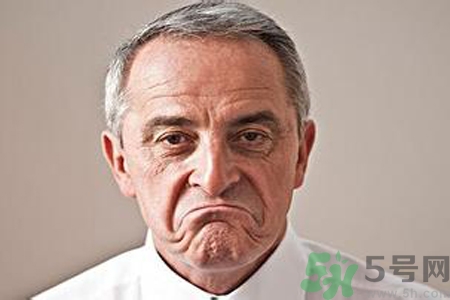 產(chǎn)生中年危機(jī)的原因是什么？男性中年危機(jī)的好發(fā)年齡？