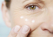 如何防止皮膚衰老？皮膚衰老的原因是什么？
