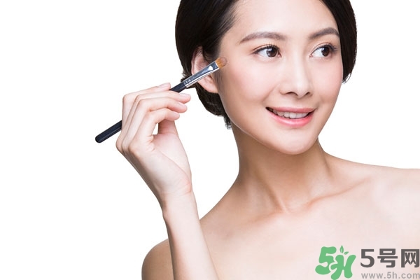 睫毛膏可以刷眉毛嗎？睫毛膏可以當(dāng)染眉膏嗎？