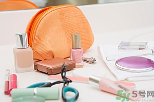 bb霜過期了還能用嗎？bb霜的保質(zhì)期一般是多久？