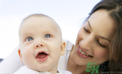 女人產(chǎn)后脫發(fā)是什么原因？產(chǎn)后脫發(fā)嚴(yán)重怎么辦？