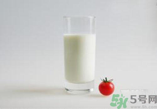 喝純牛奶會上火嗎？喝純牛奶有什么壞處？