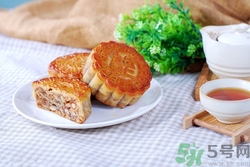 剛烤好的月餅可以吃嗎?月餅剛出爐能吃嗎 剛烤好的月餅可以吃嗎?月餅剛出爐能吃嗎