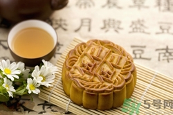 剛烤好的月餅可以吃嗎?月餅剛出爐能吃嗎 剛烤好的月餅可以吃嗎?月餅剛出爐能吃嗎