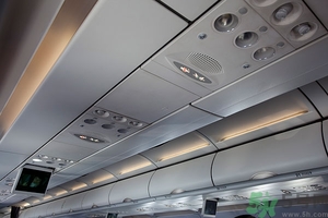 飛機(jī)上可以吃月餅嗎?飛機(jī)要吃東西會(huì)被說嗎 飛機(jī)上可以吃月餅嗎?飛機(jī)要吃東西會(huì)被說嗎