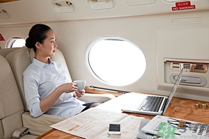 飛機(jī)上可以吃月餅嗎?飛機(jī)要吃東西會(huì)被說嗎 飛機(jī)上可以吃月餅嗎?飛機(jī)要吃東西會(huì)被說嗎