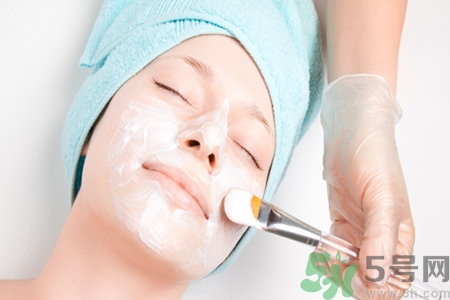 太陽穴長痘怎么辦？如何祛除太陽穴上的痘痘？