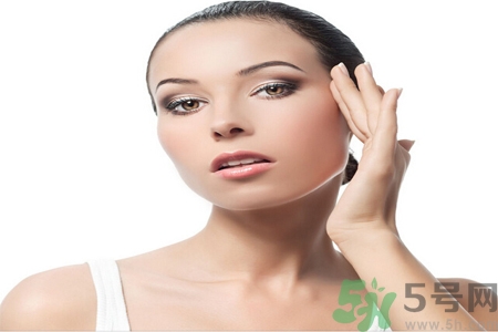 鼻子兩側(cè)長痘的原因是什么？如何去除鼻子兩側(cè)的痘？