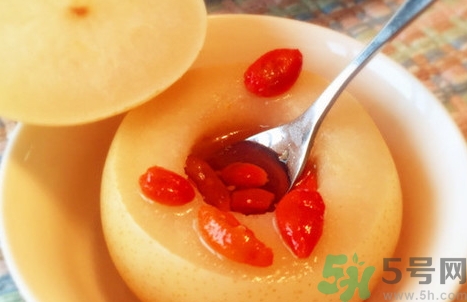 冰糖雪梨可以治喉嚨痛嗎?冰糖雪梨能治嗓子疼嗎? 冰糖雪梨可以治喉嚨痛嗎?冰糖雪梨能治嗓子疼嗎?