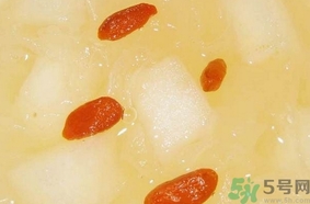 冰糖雪梨可以治喉嚨痛嗎?冰糖雪梨能治嗓子疼嗎? 冰糖雪梨可以治喉嚨痛嗎?冰糖雪梨能治嗓子疼嗎?