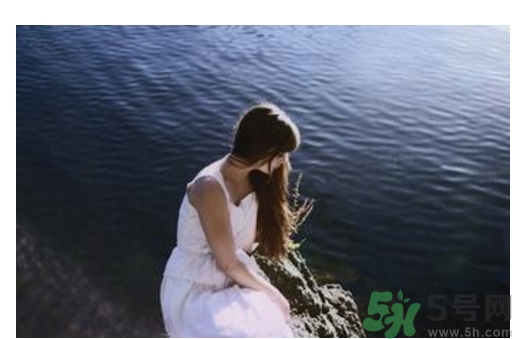 嘴角長痘痘是怎么回事？嘴角長痘痘怎么辦？