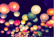 中秋要給領(lǐng)導(dǎo)送禮嗎？中秋給領(lǐng)導(dǎo)送禮要注意什么？