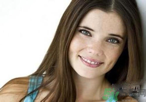 雀斑和黃褐斑的區(qū)別 雀斑和黃褐斑有什么不一樣？