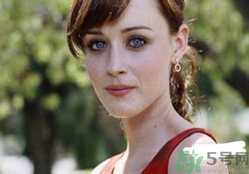 雀斑和黃褐斑的區(qū)別 雀斑和黃褐斑有什么不一樣？