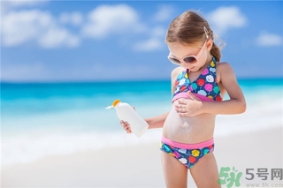 夏天涂防曬霜有用嗎？吃什么防曬又美白？
