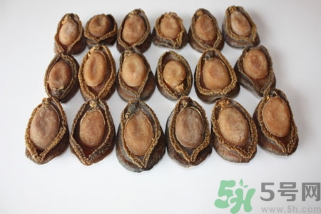 鮑魚的營養(yǎng)價(jià)值有哪些？鮑魚的藥用價(jià)值是什么？