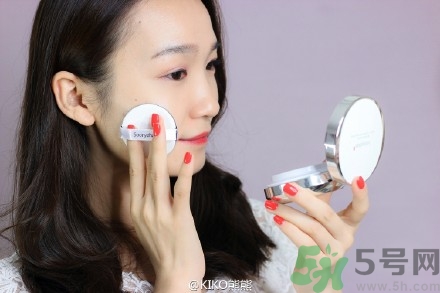 秀雅韓氣墊bb使用方法 秀雅韓秘策紫斷金屬氣墊粉底怎么用？